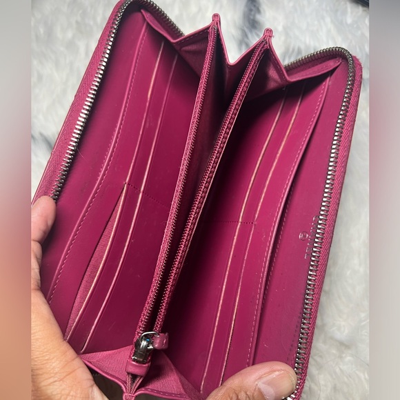 🛑 S O L D 🛑 Chanel Zippy Wallet in Patent Leather - Picture 7 of 9